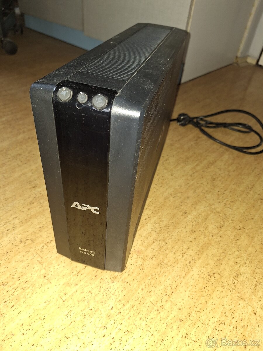 APC Back - UPS PRO 900