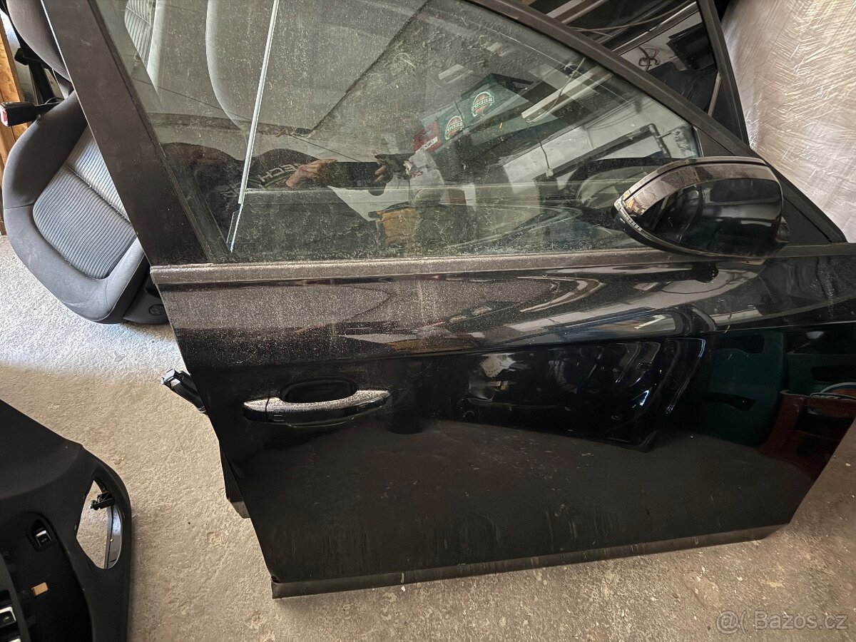 Dveře přední pravé A4,b8