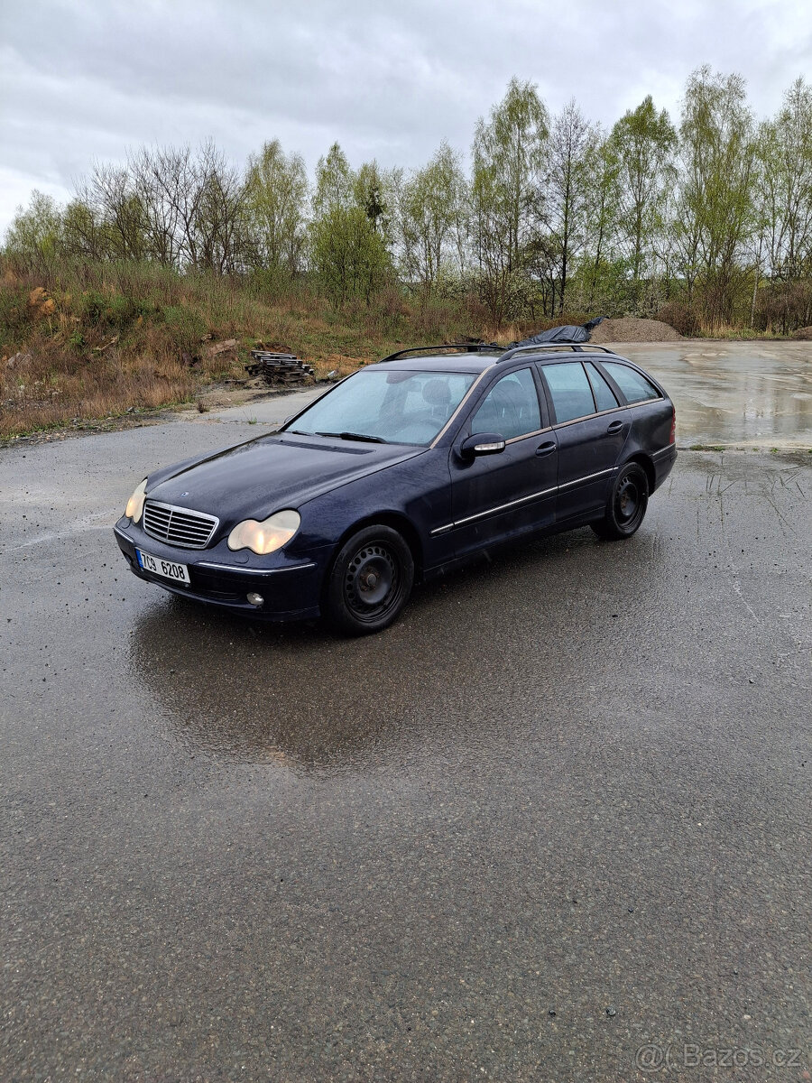 Mercedes Benz W203 C 270CDI automat, tažné.