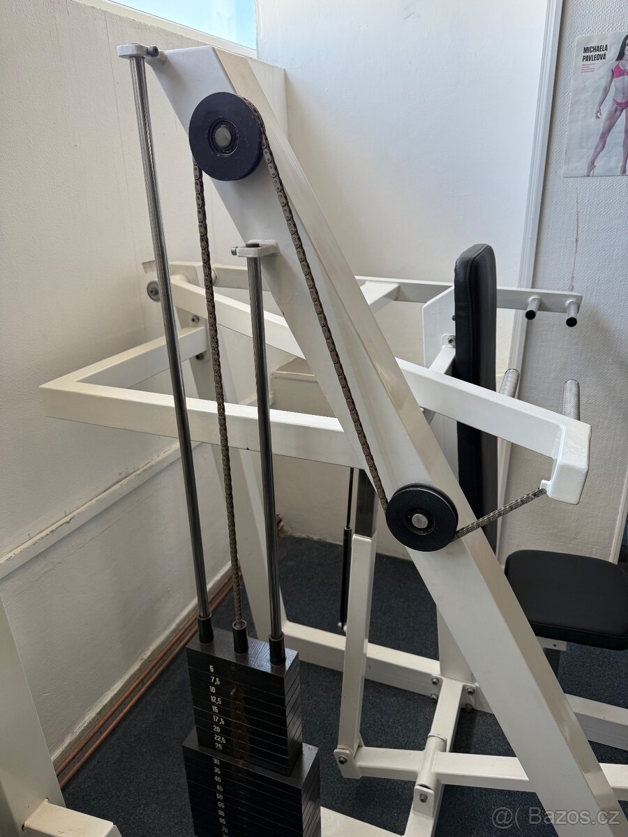 Grünsport stroj na ramena