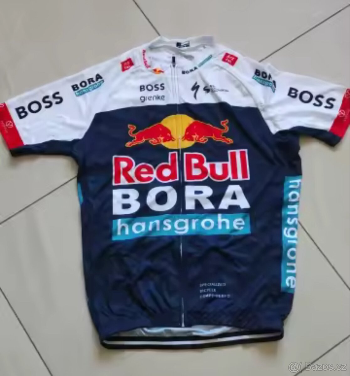 Cyklodres redbull