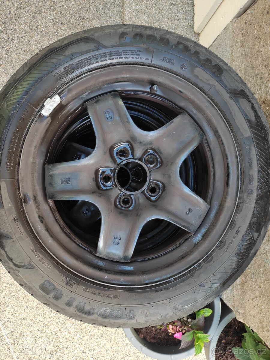 4xplechová kola 6.5Jx16H2 ET39 + letni GoodYear