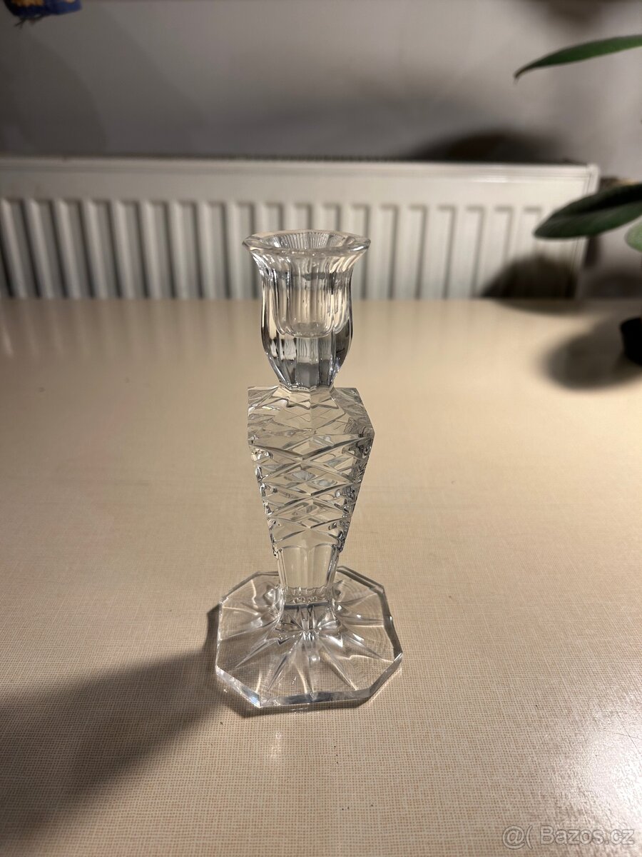 Skleněný svícen