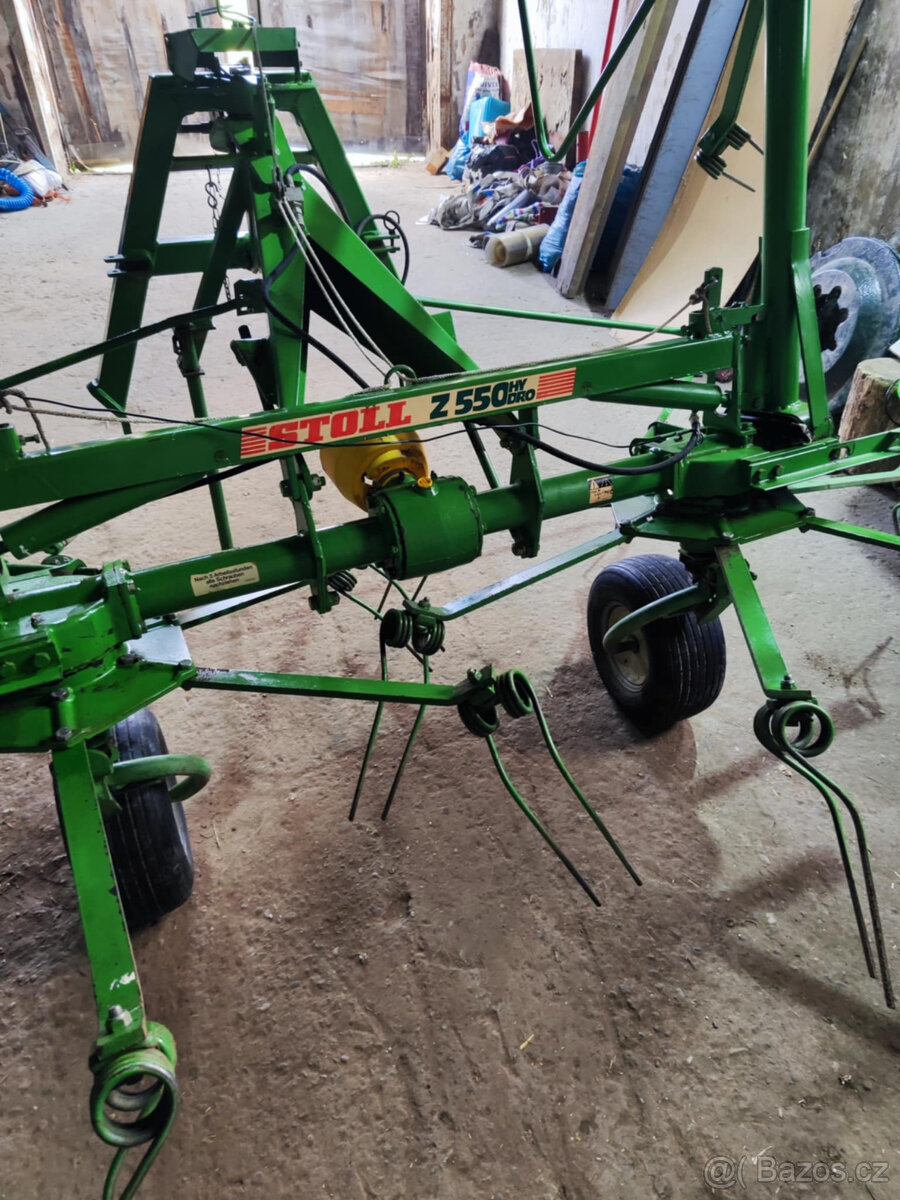obraceč sena stoll z 550 d hydro v suprovnim stavu