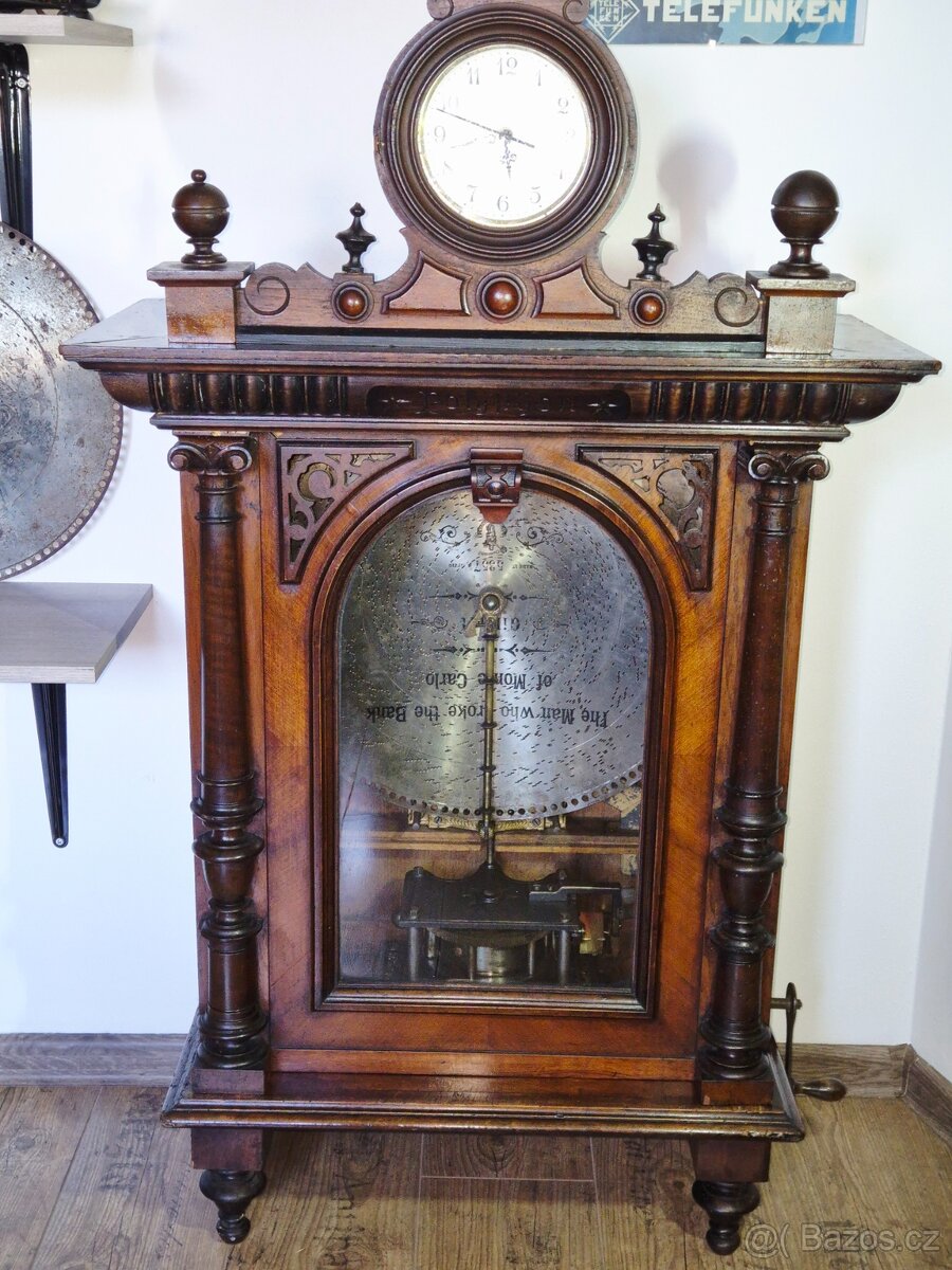 Starožitný hrací stroj Polyphon, Lipsko, Německo, 1898