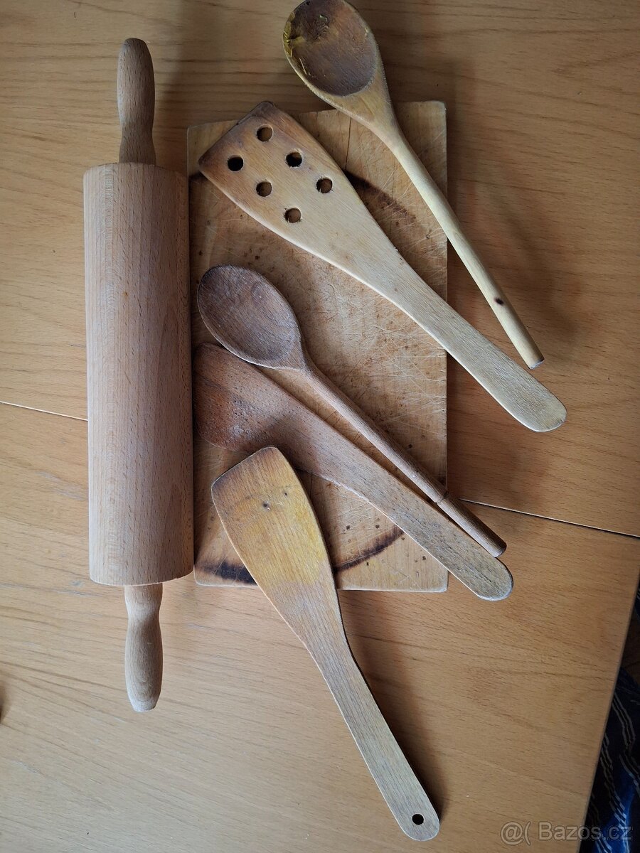 Dřevěné kuchyňské vybavení