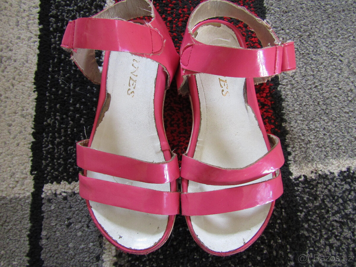 Sandálky poro holku vel.32 zn.Jines