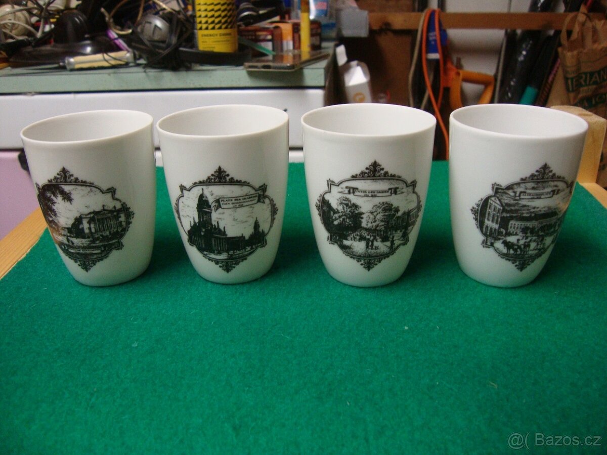 Starožitné porcelánové pohárky Berlín výroba Wallendorf top