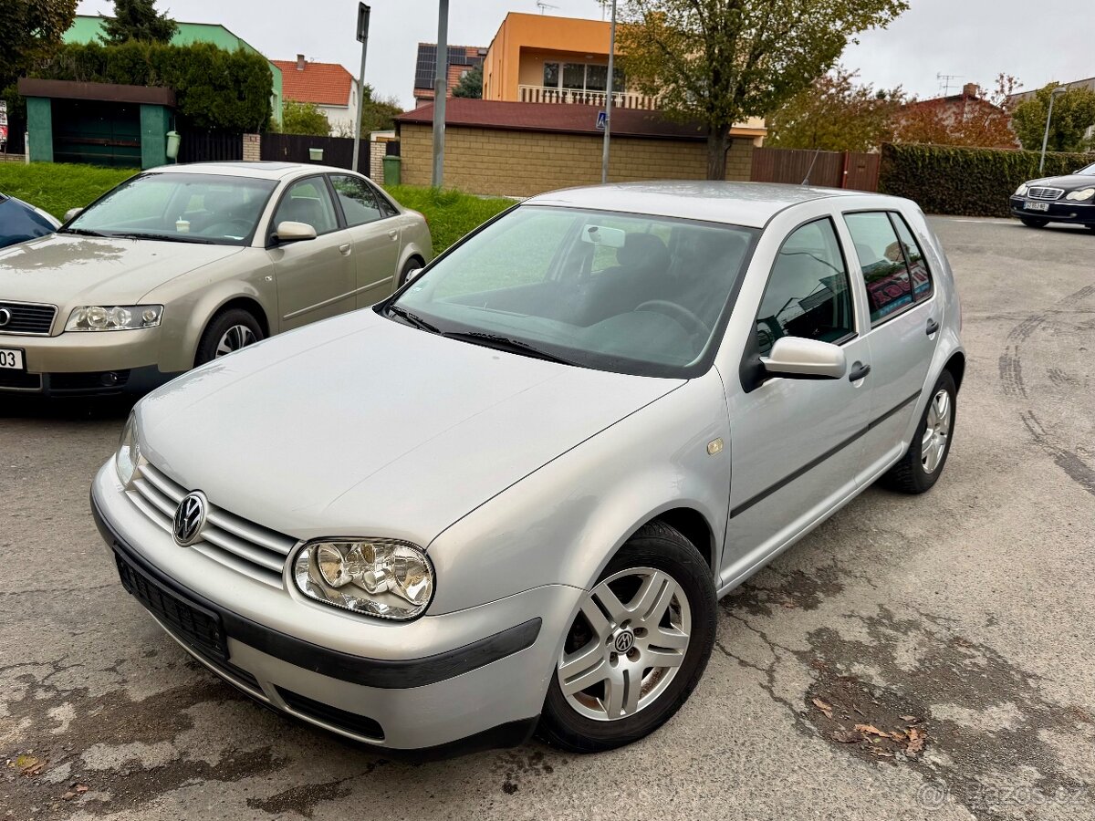 Volkswagen Golf, IV. 1.6i SR 74kW. Klima.Tažné