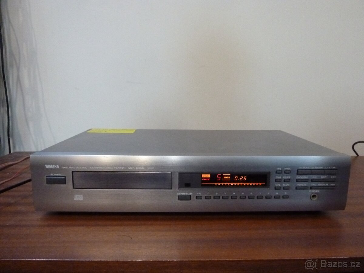 Nabízím CD přehrávač Yamaha CDX-530E. Plně funkční. Nejde o