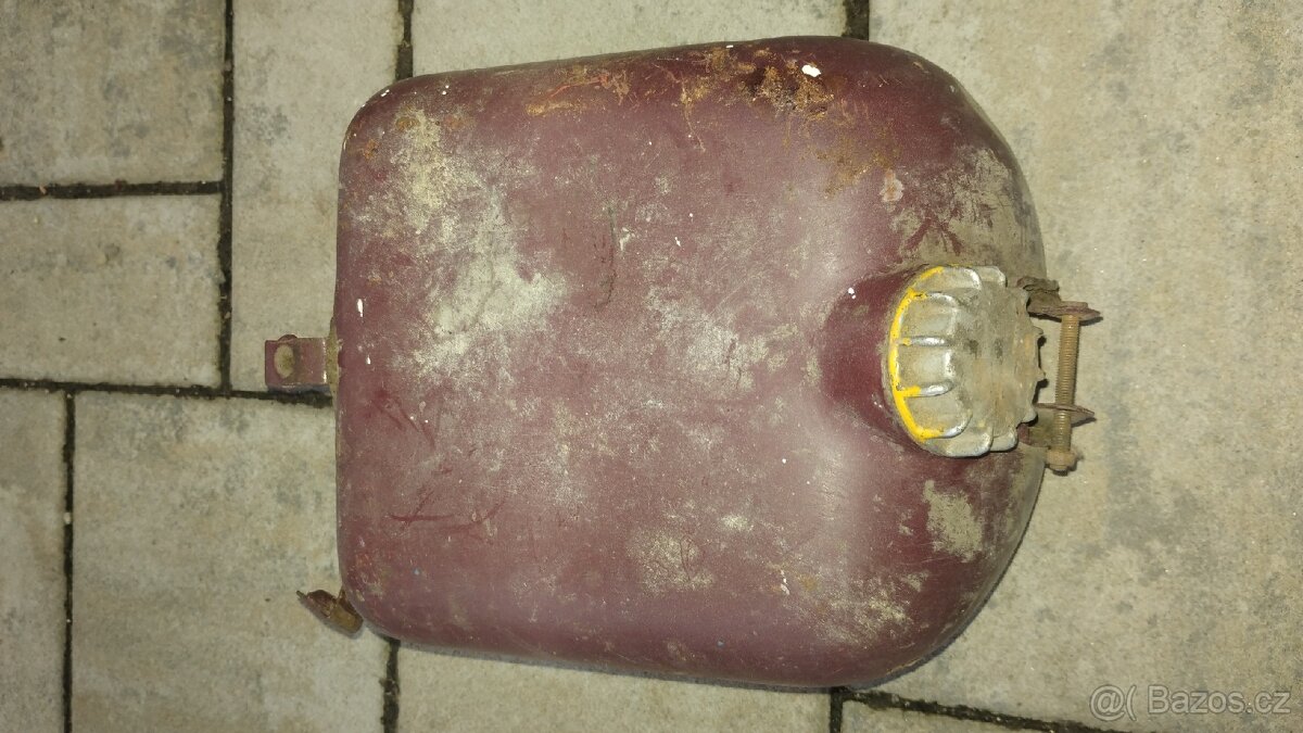 Jawa 550 Pařez - nádrž+ vicko