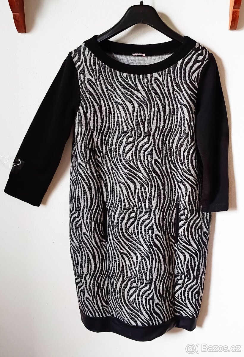 Teplé svetrove šaty 42