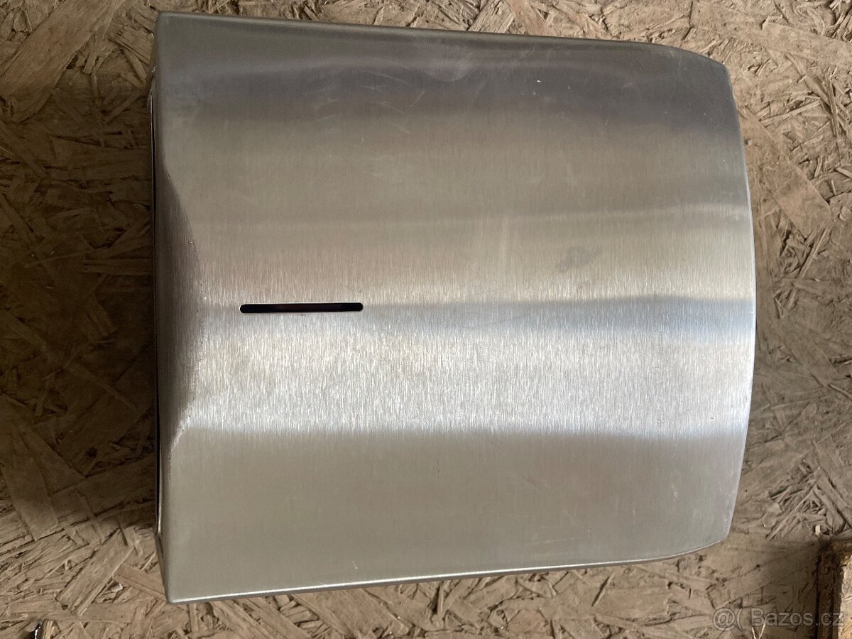 nerezový držák papírových utěrek