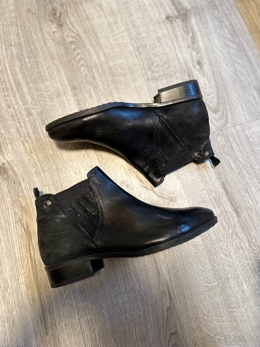 Kozačky Caprice, černé, vel. 40,5