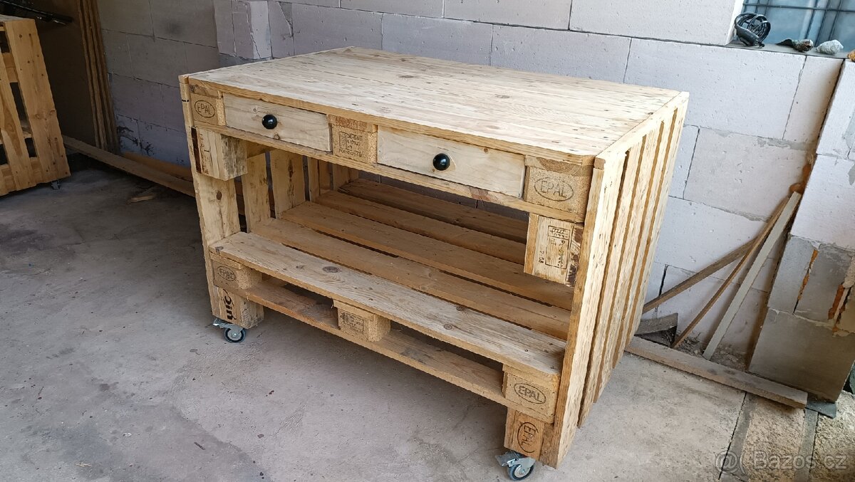 Stůl z palet