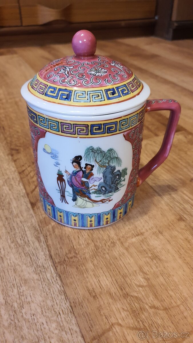 Dušičkový hrníček