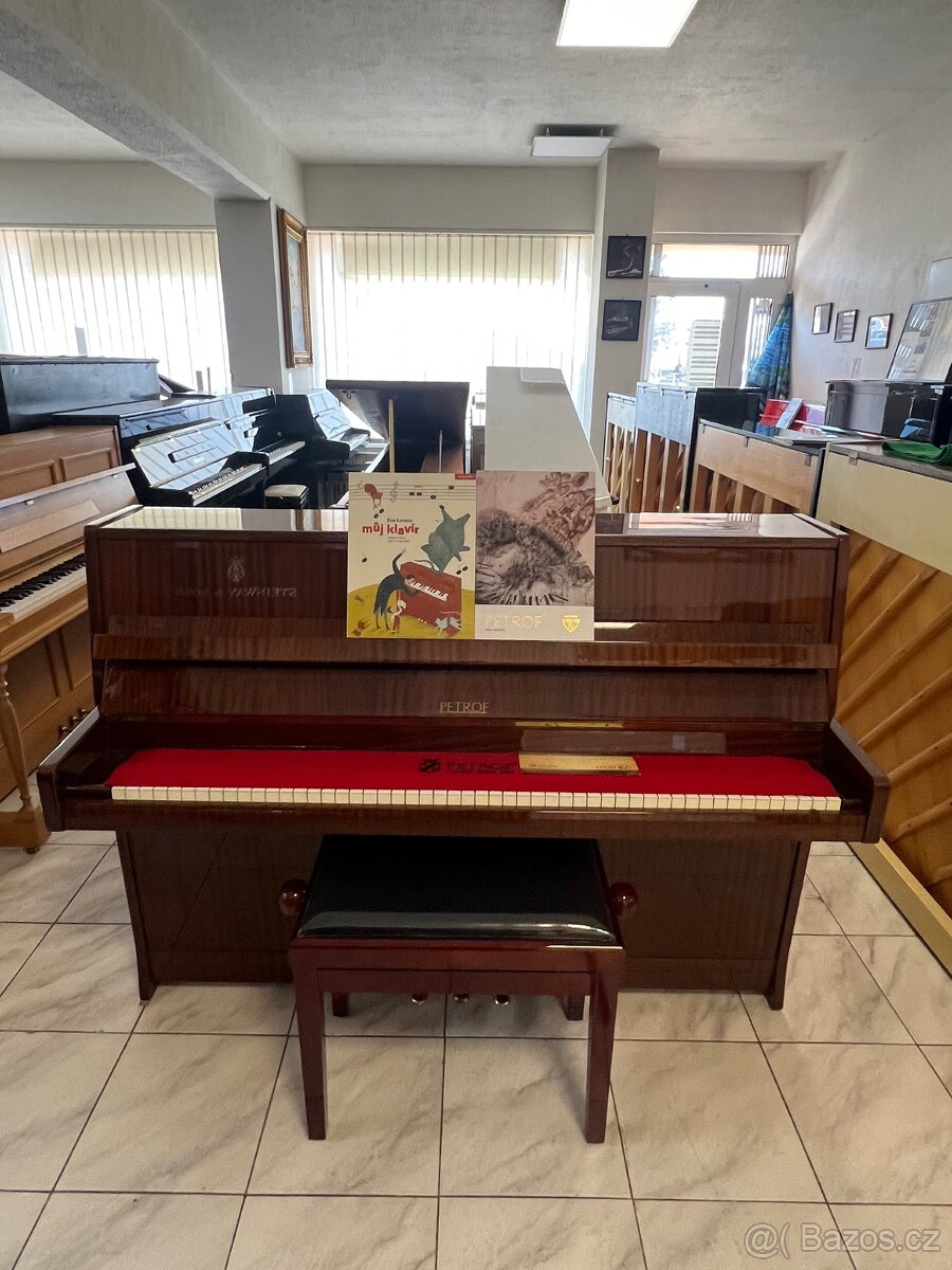Menší pianino Petrof se zárukou 2 roky, první servis zdarma.