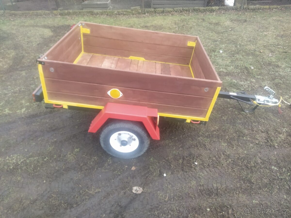 Přívěsný vozík za auto