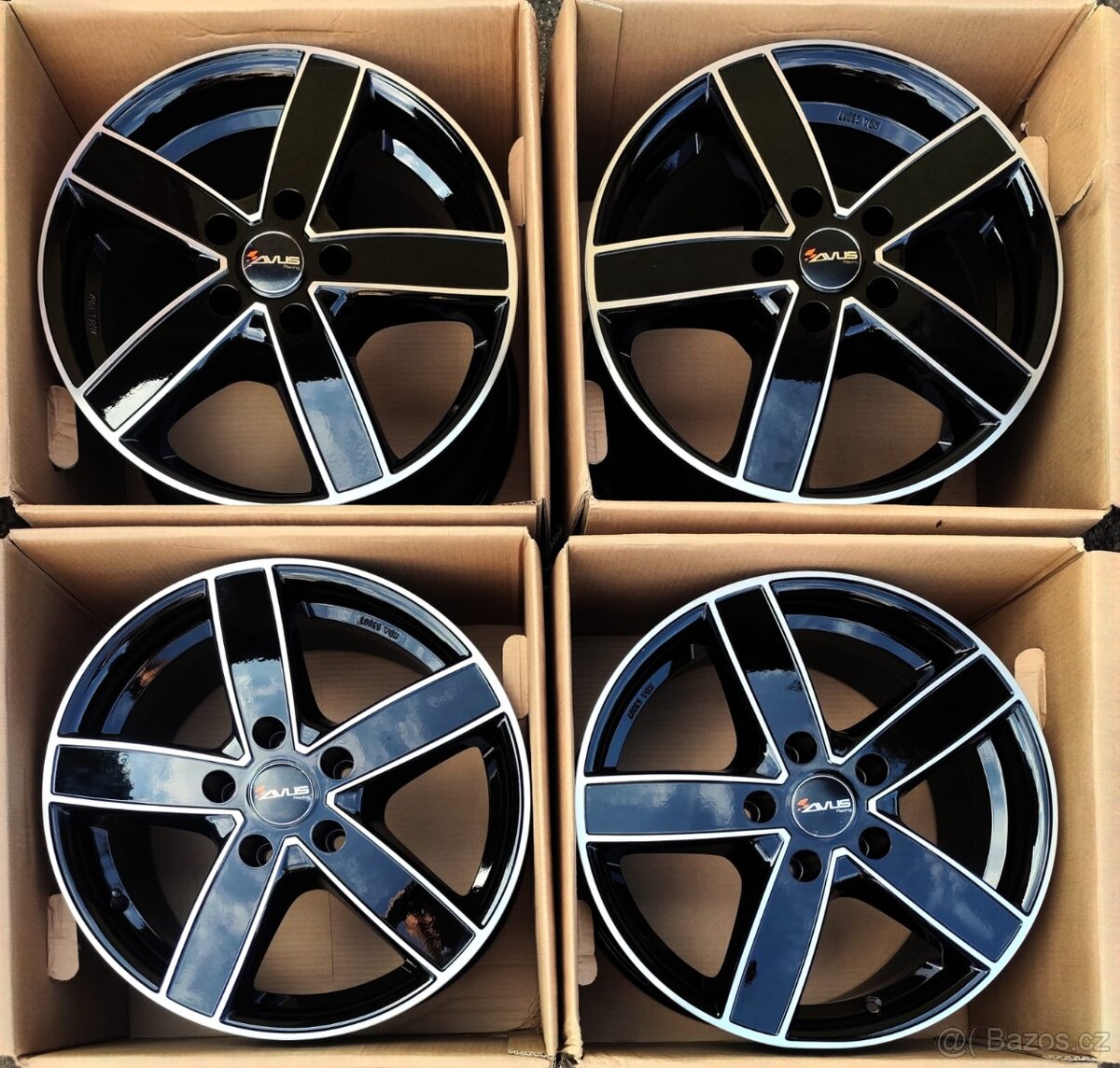 Sada disků VW T5, T6, Multivan, Caravelle 5x120 R17