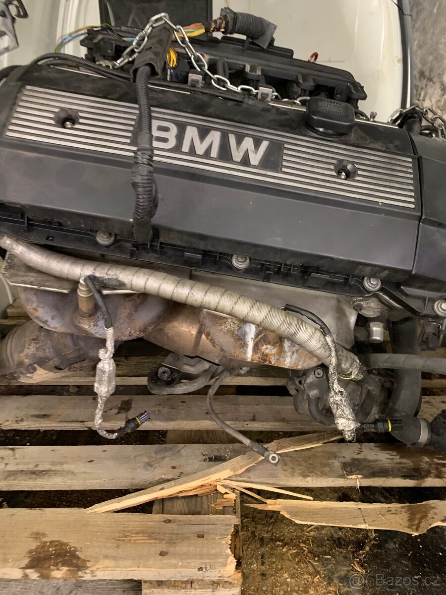 Motor m54 b25