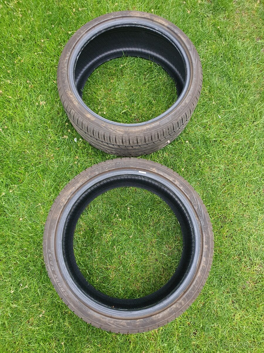 245/35 r19