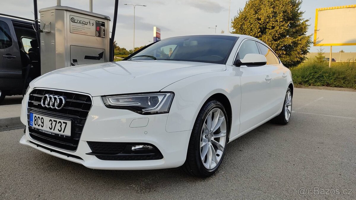 Audi a5 2.0 TDi 140 kw Quattro. Manuál