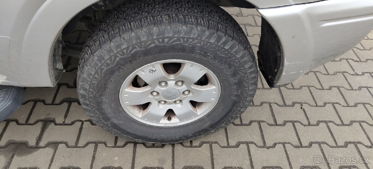 ALU kola na Mitsubishi Pajero