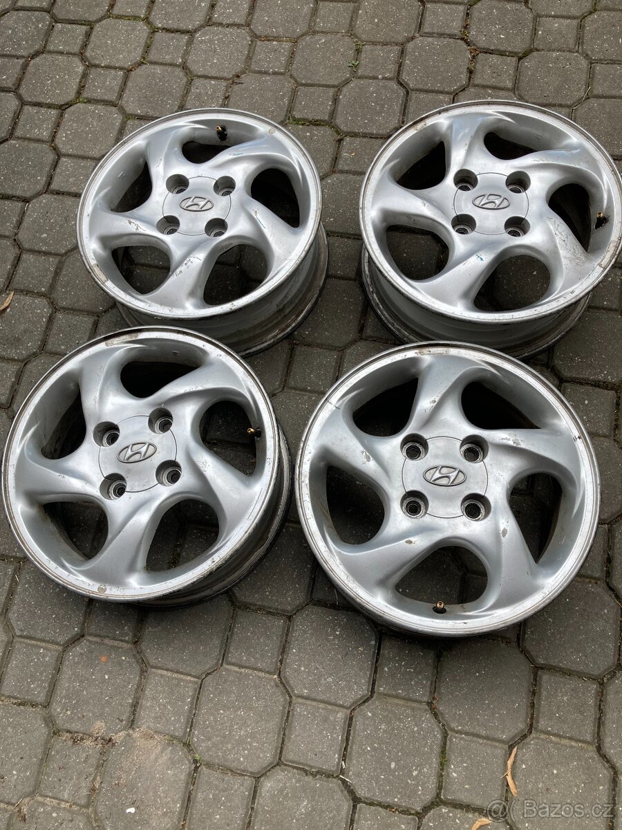 sada kol pro Hyundai 4 x 100 15" 5,5J x 15