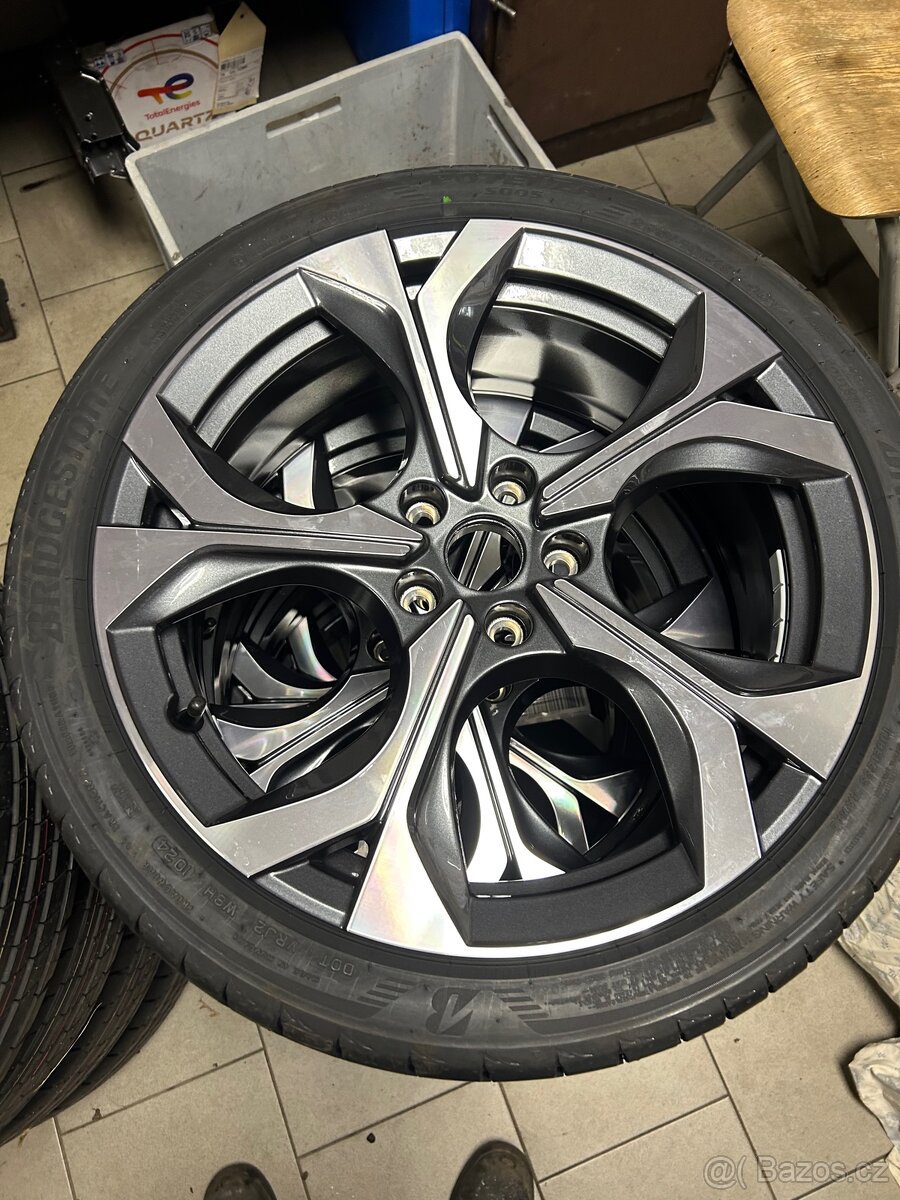 Škoda Octavia IV RS originální ALU Elias 19” 225/40 R19