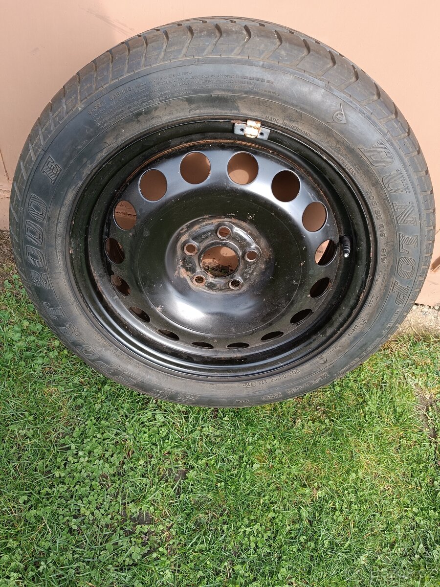 Prodám kolo s pneumatikou DUNLOP.