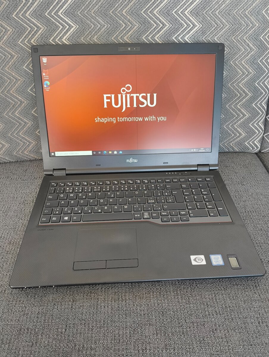 Fujitsu Lifebook E558