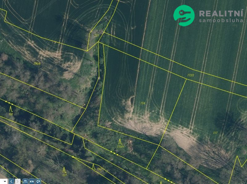 soubor několika les. pozemků 13 581 m2, okres...