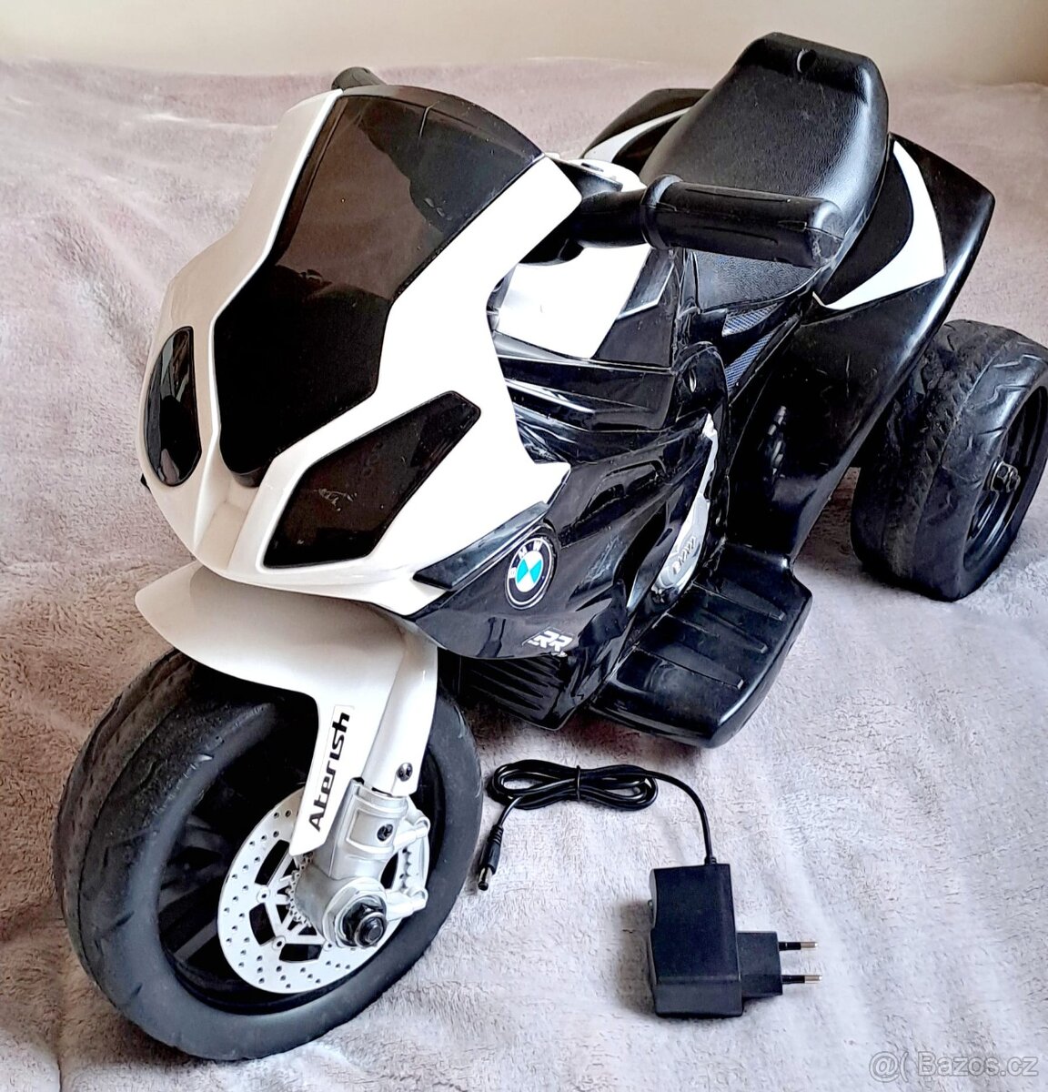 Dětská elektrická motorka BMW S 1000 RR