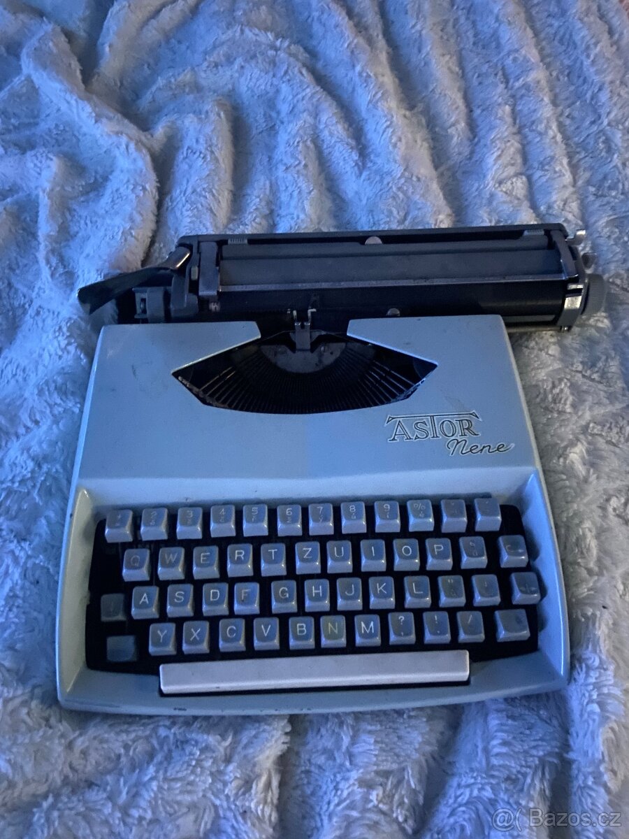 retro psací stroj