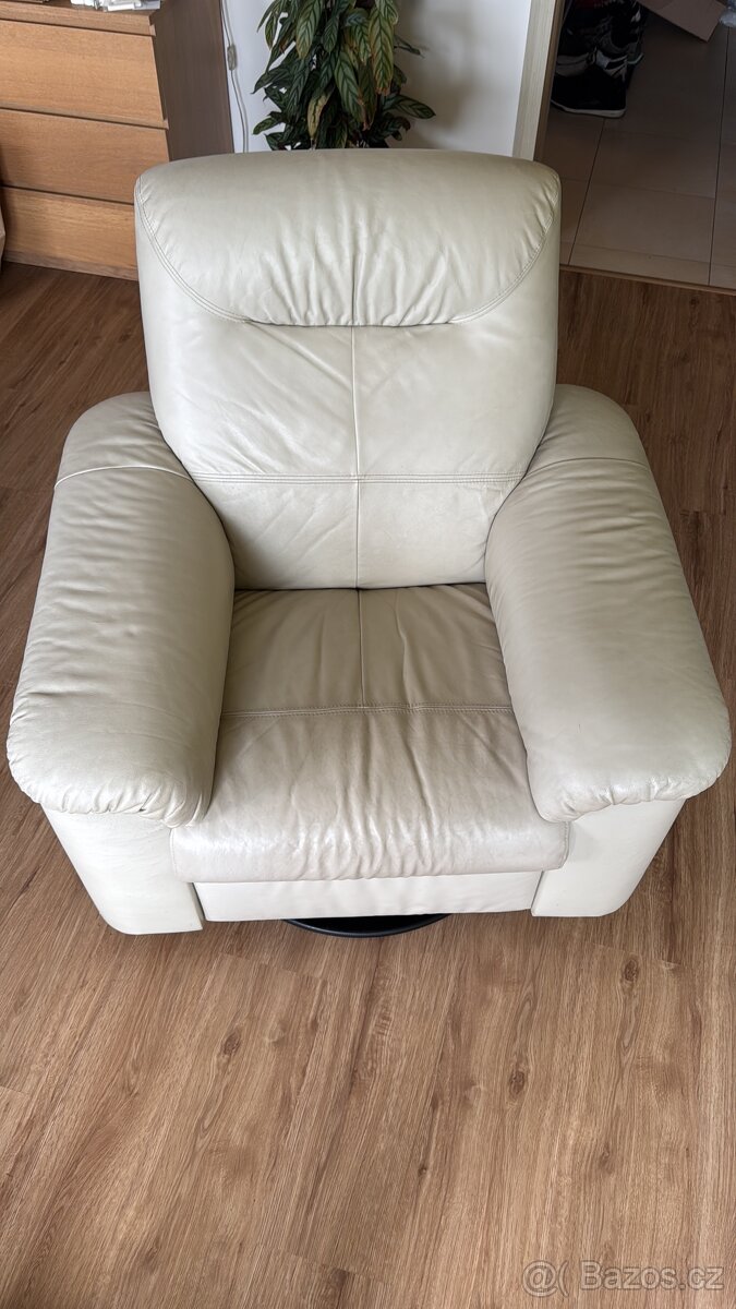 Kožené křeslo IKEA
