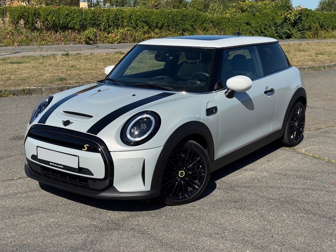 Mini Cooper SE ELEKTROMOBIL / SoH 99% / top výbava / DPH