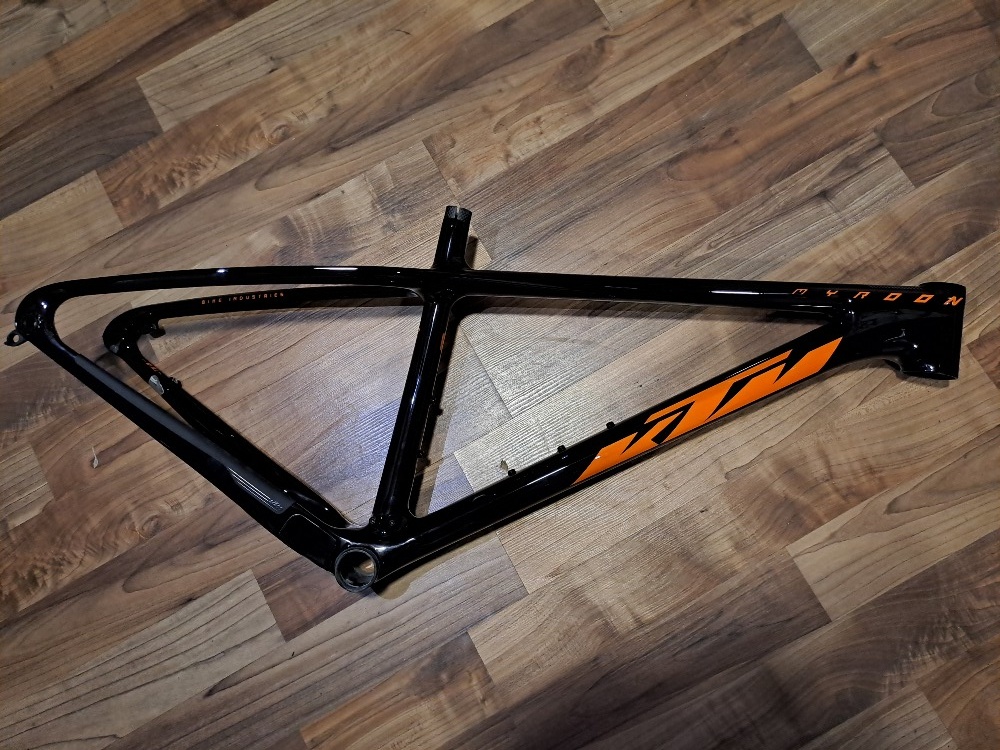 NOVÝ nepoužitý karbonový rámový set KTM Myroon SE 29er + vid