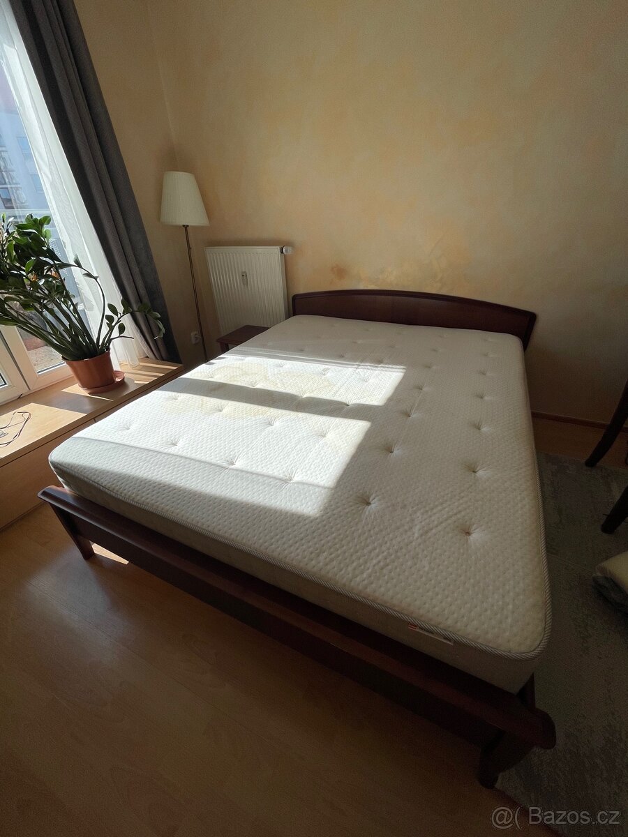 Postel 160 Cm + rošty + matrace s taštičkovými pružinami