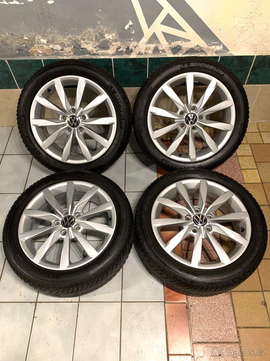 Alu kola VOLKSWAGEN R17 5X112 ZIMNÍ PNEU 205/50 R17