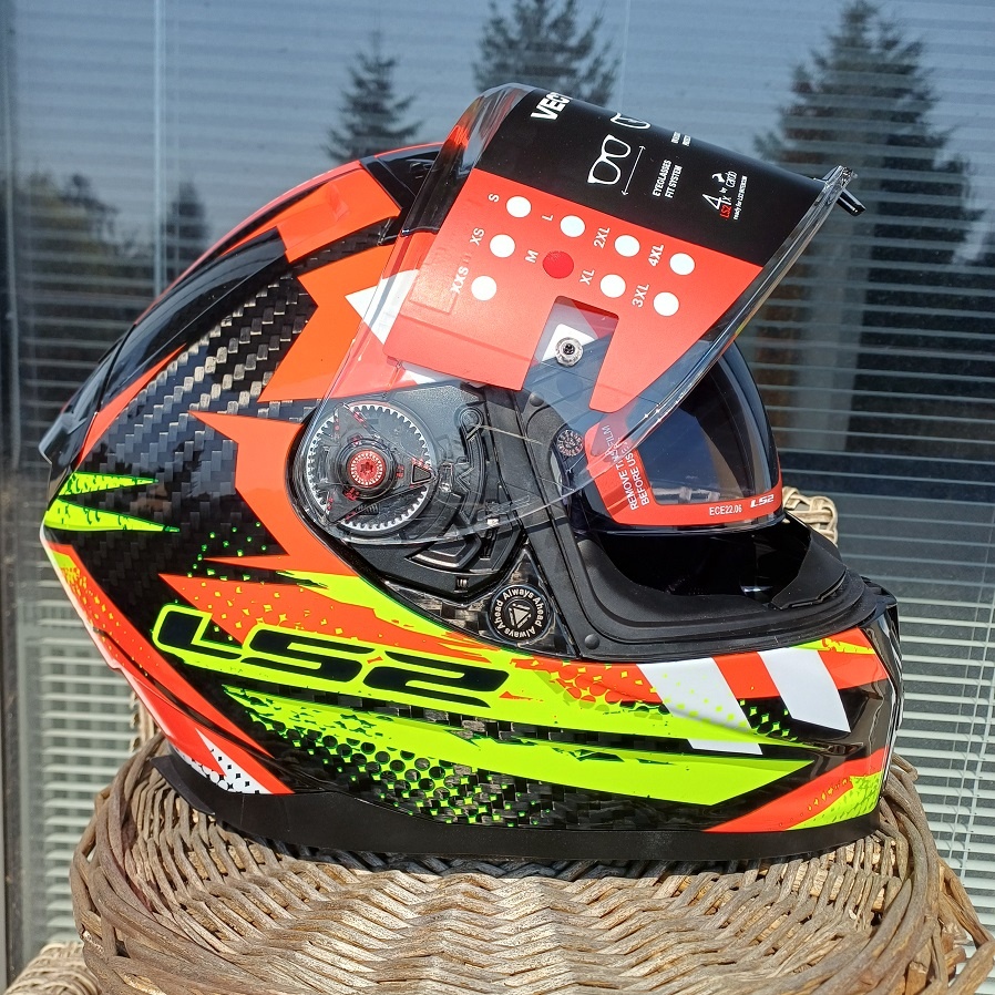 Silniční přilba LS2 Vector II Carbon TANTIC