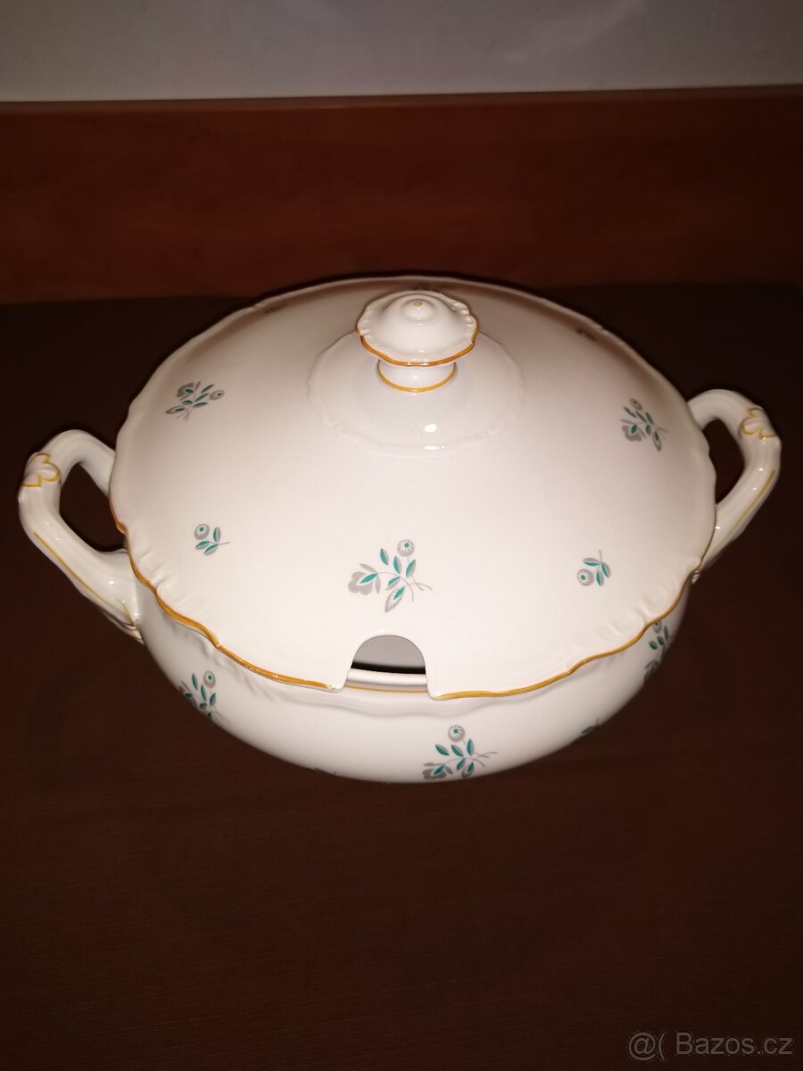 Polévková mísa a servírovací talíře