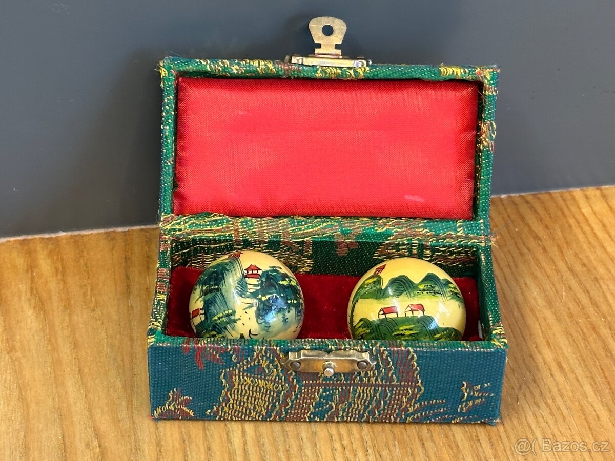 Čínské meditační kuličky v krabičce, perfektní stav