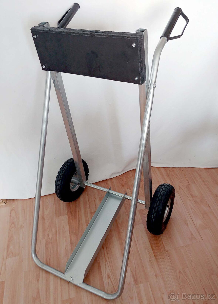 Vozík na lodní motor - velká nafukovaná kola - stojan, rudl