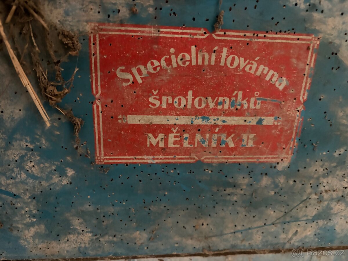 Starý šrotovník na obilí – za odvoz (Hrubá Vrbka)