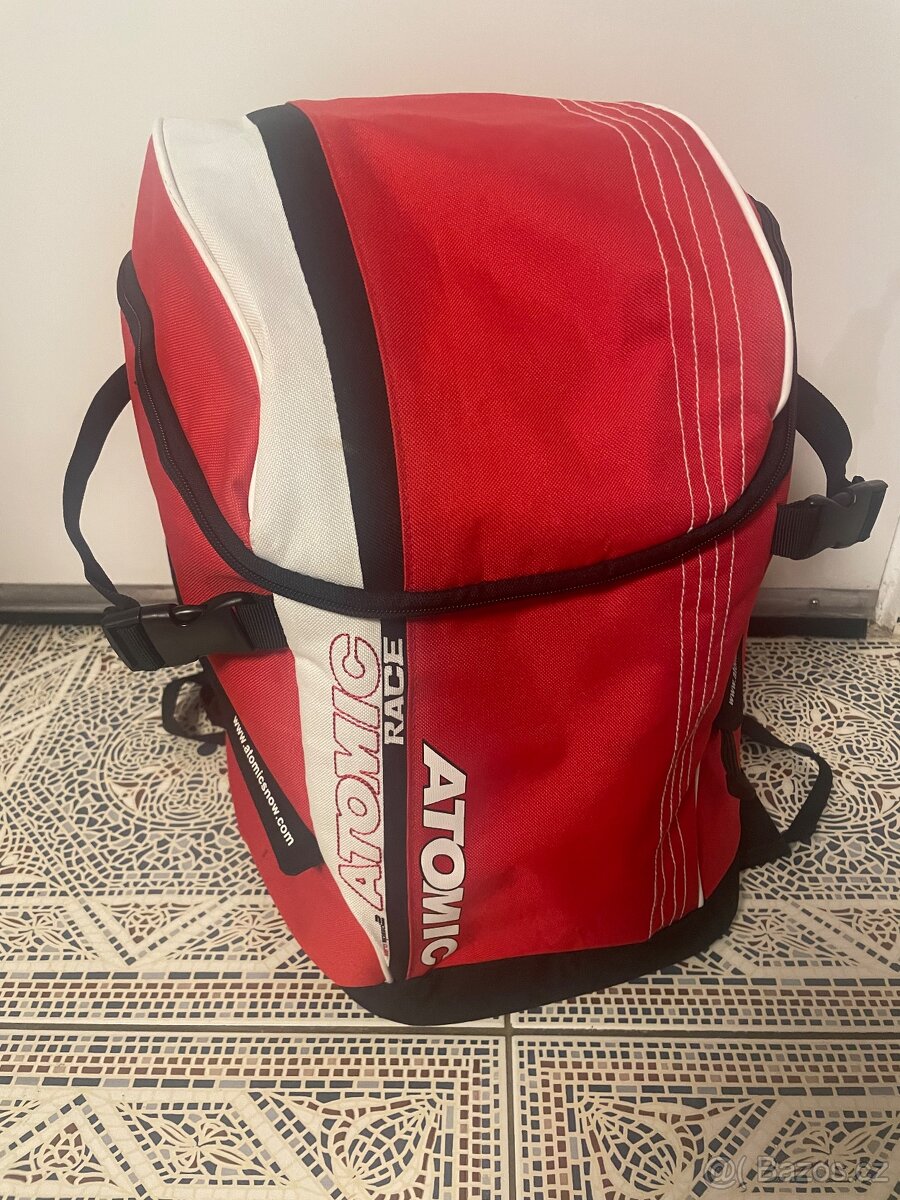 Batoh Atomic na lyžáky a přilbu