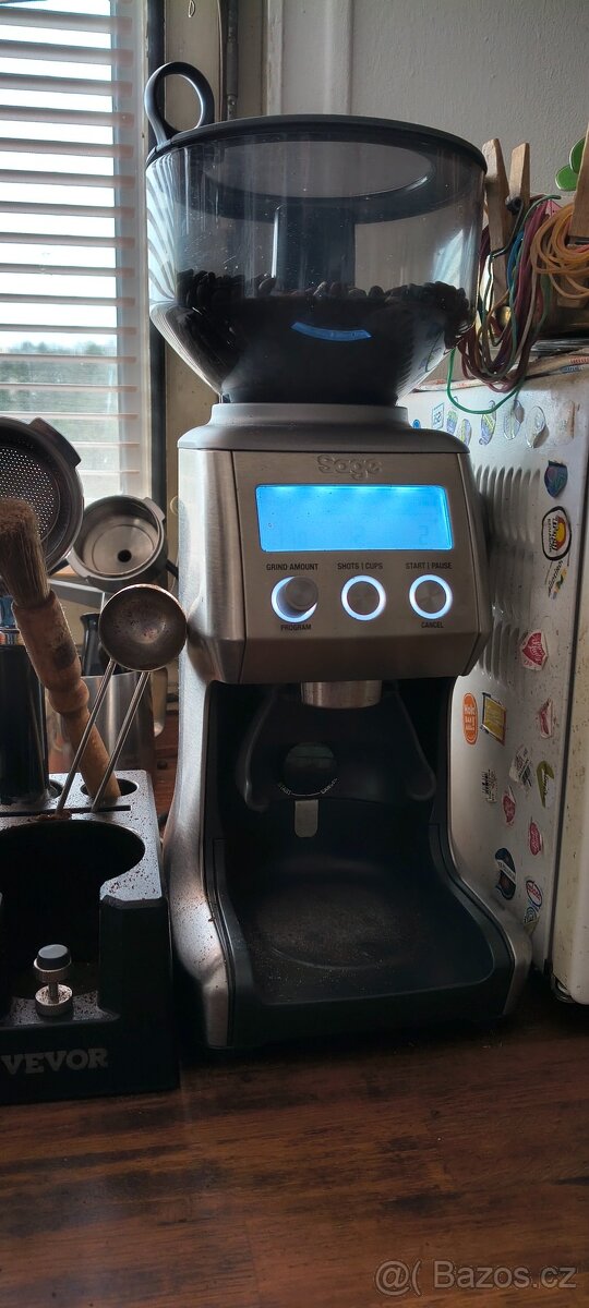 mlýnek na kávu Sage BCG820 Smart Grinder Pro