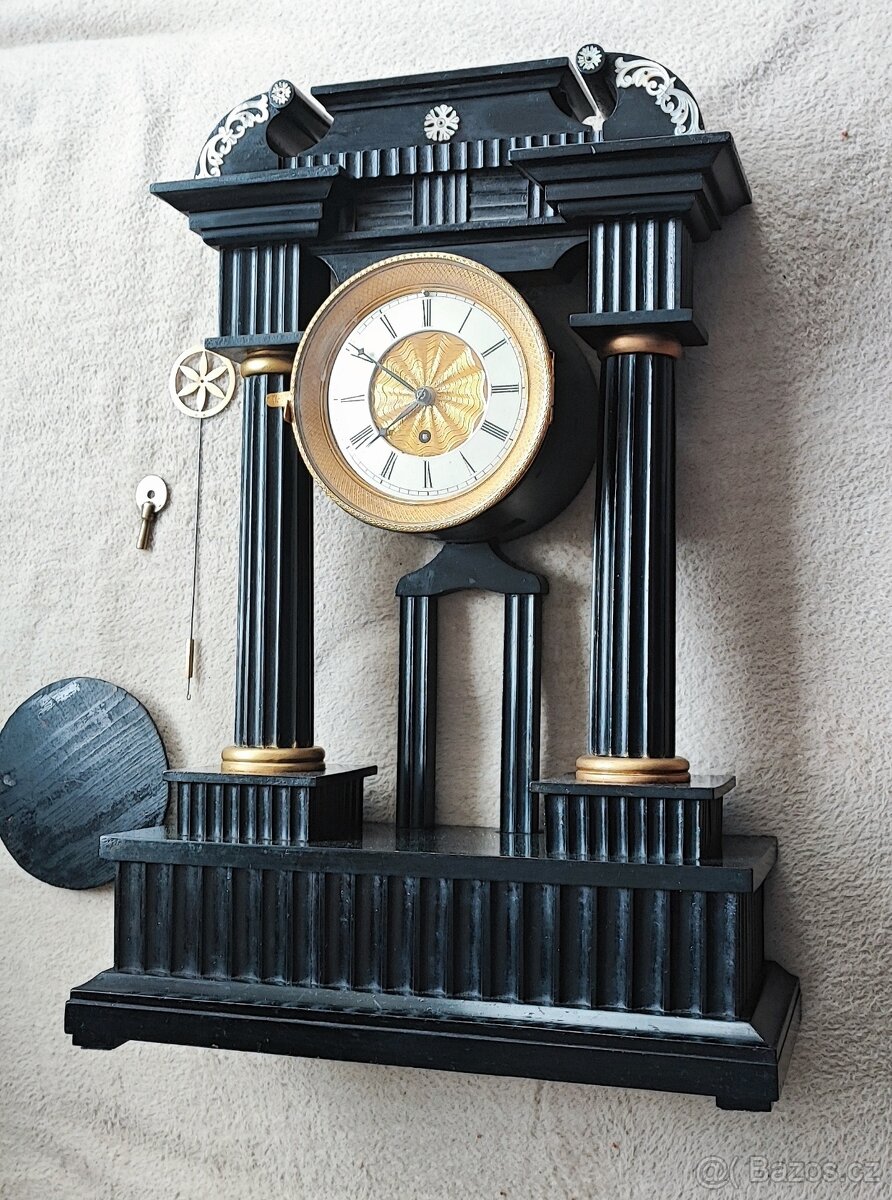 starožitné dvousloupkové hodiny Biedermeier chodové