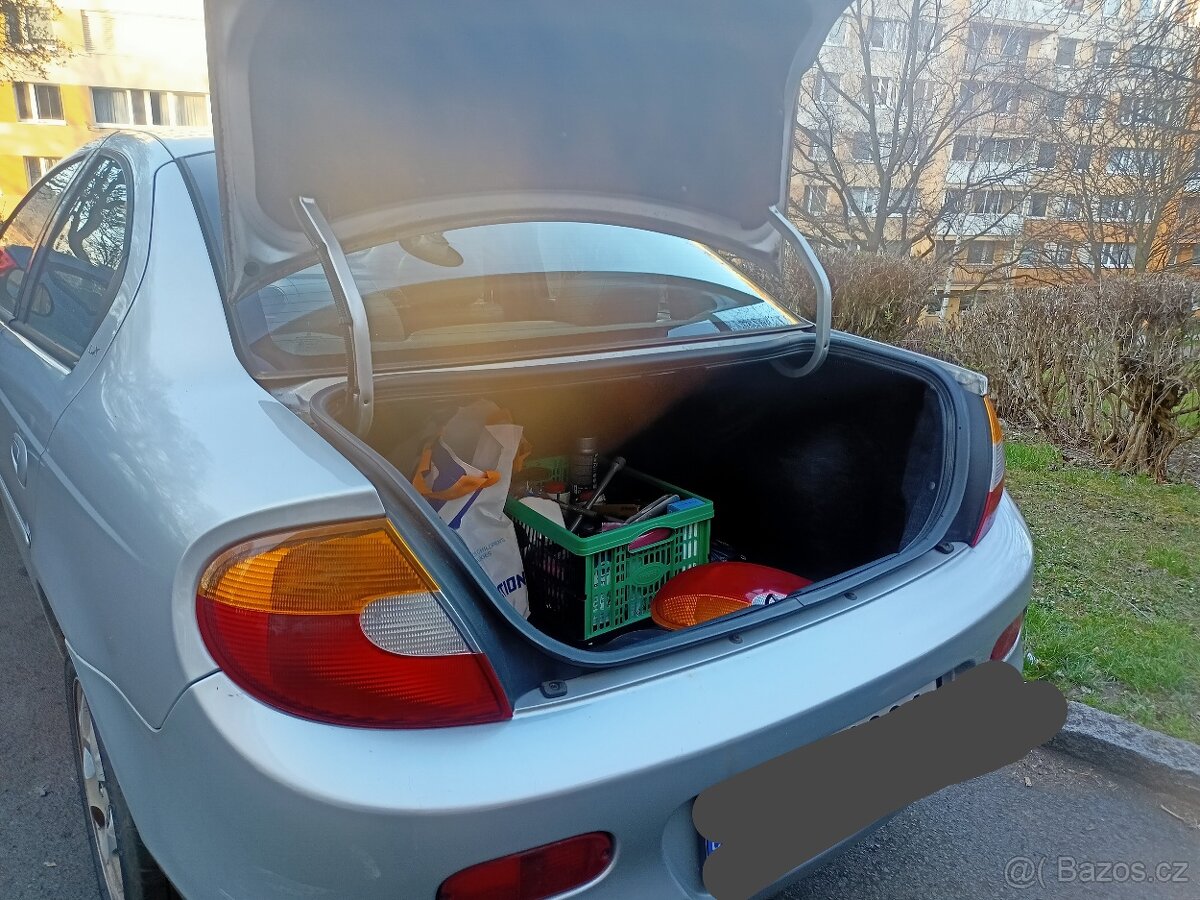 Veškeré ND Chrysler Neon 2,0i r.v.2000, interiér top stav