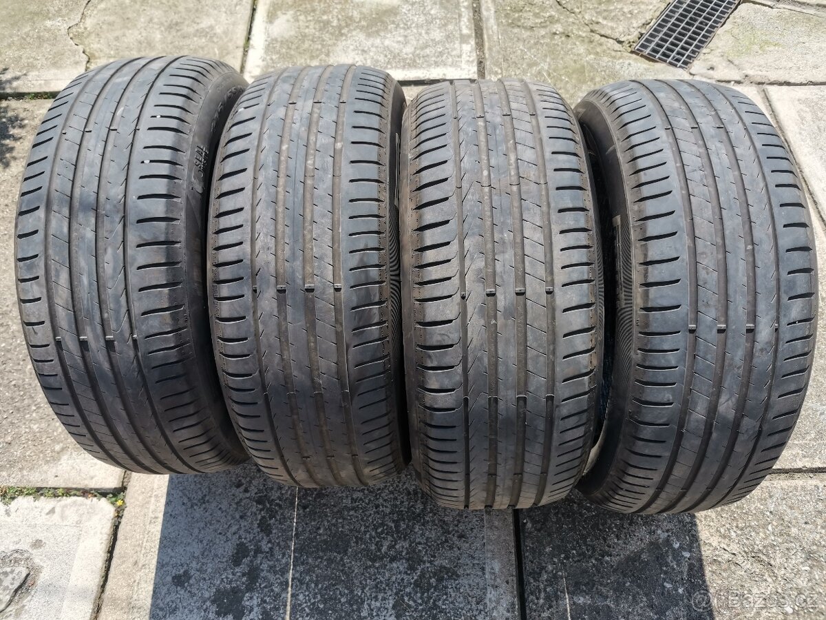 Pirelli 215/55 R17 letní