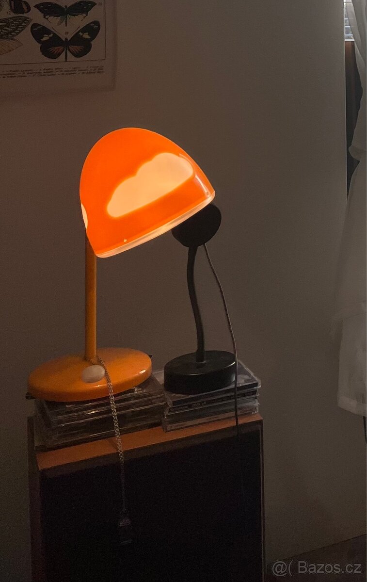 Oranžová lampička